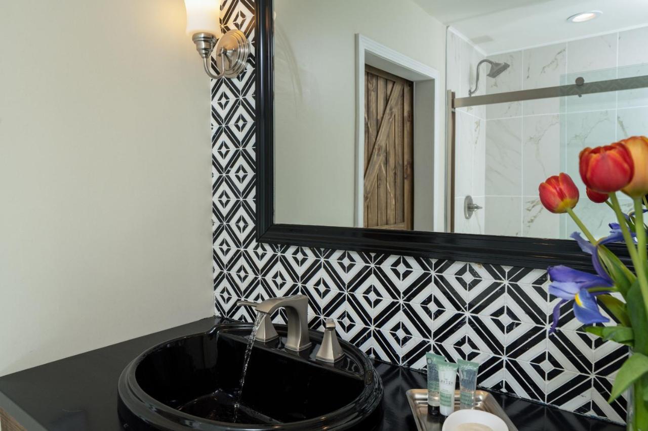 Magnolia Manor And Chapel Bed and Breakfast Humboldt Εξωτερικό φωτογραφία