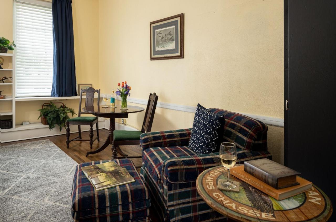 Magnolia Manor And Chapel Bed and Breakfast Humboldt Εξωτερικό φωτογραφία