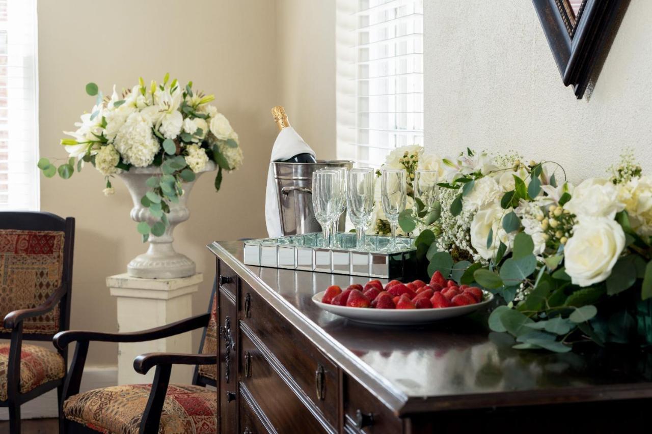Magnolia Manor And Chapel Bed and Breakfast Humboldt Εξωτερικό φωτογραφία