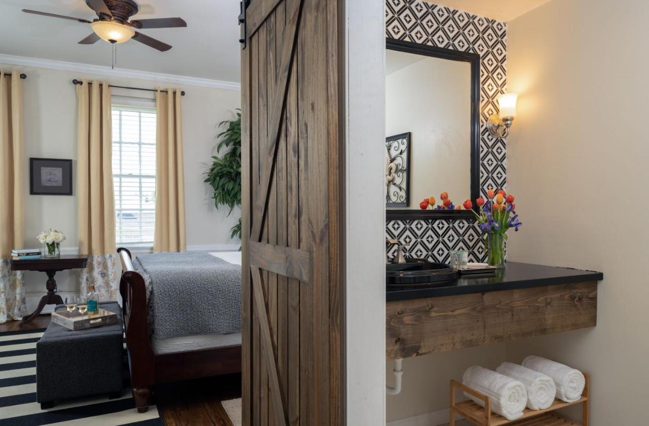 Magnolia Manor And Chapel Bed and Breakfast Humboldt Εξωτερικό φωτογραφία