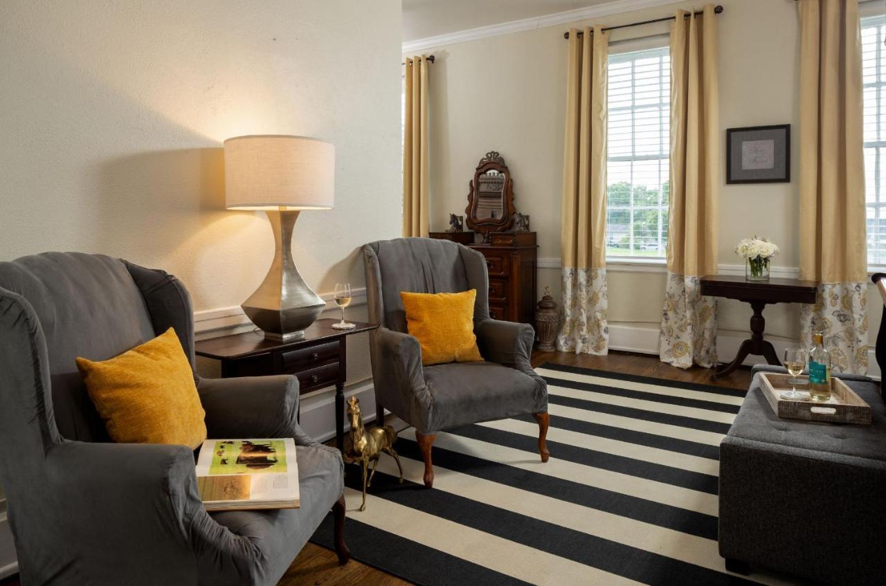 Magnolia Manor And Chapel Bed and Breakfast Humboldt Εξωτερικό φωτογραφία
