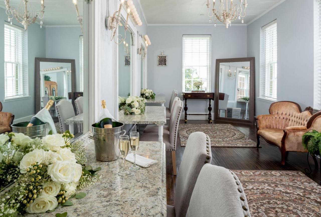 Magnolia Manor And Chapel Bed and Breakfast Humboldt Εξωτερικό φωτογραφία