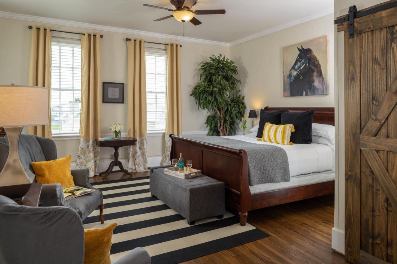 Magnolia Manor And Chapel Bed and Breakfast Humboldt Εξωτερικό φωτογραφία