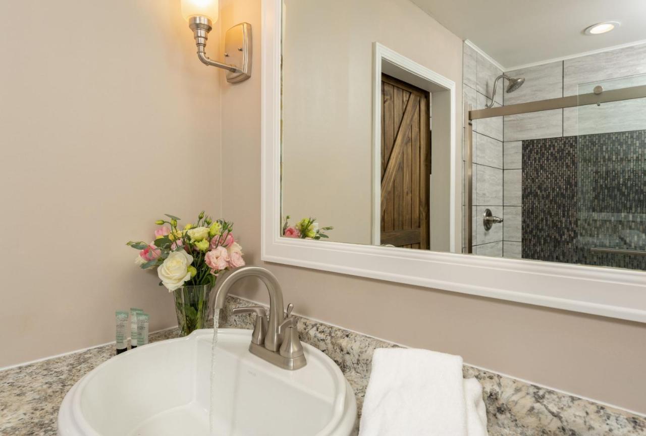 Magnolia Manor And Chapel Bed and Breakfast Humboldt Εξωτερικό φωτογραφία